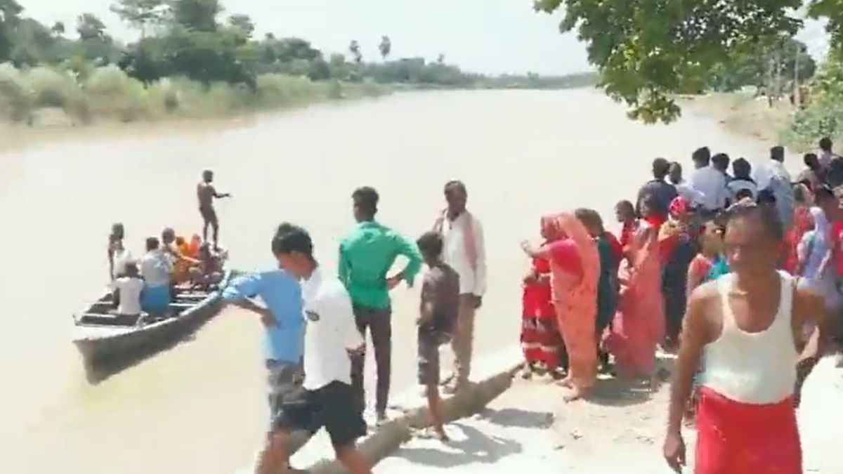 boat-carrying-school-children-capsizes-in-bihars-muzaffarpur